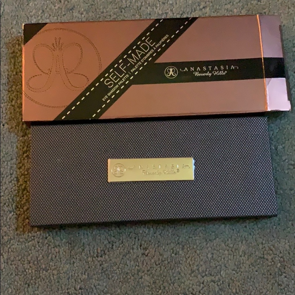 Anastasia Beverly Hills self-made pallet